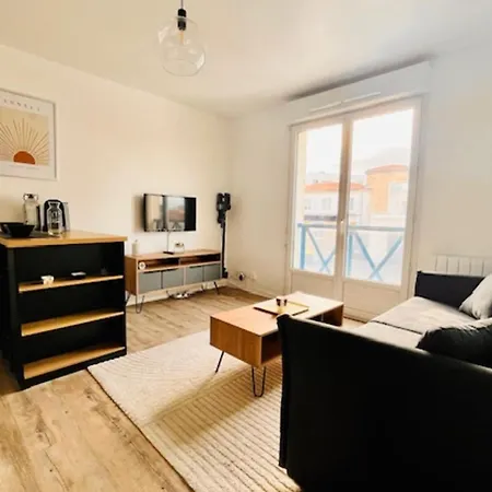 Apartment Bright Near The Port Of La Rochelle (Charente-Maritime)